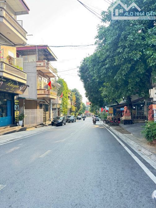 Ông bà em về quê dưỡng lão nên cần bán ô đất cạnh trường Đinh Tiên Hoàng - 1