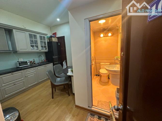 Cho thuê căn hộ Tầng 2 Phố Yết Kiêu - Trần Hưng Đạo, DT 50m2 gồm 1PN, giá 12tr. - 1