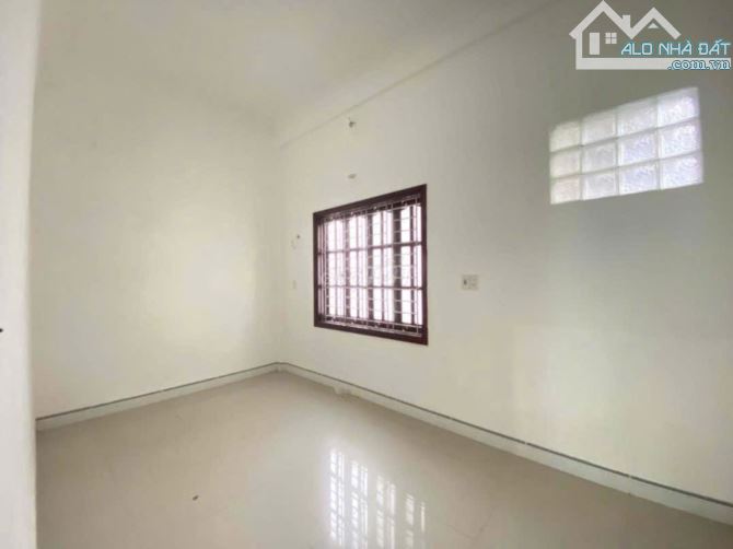 CHO THUÊ NHÀ 3 TẦNG MẶT TIỀN HỒNG CHƯƠNG, TP HUẾ - 1