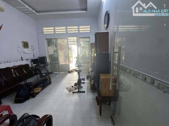BÁN GẤP! NHÀ GÓC 2 MẶT HẺM XE HƠI - 130.7M² HÓC MÔN - 1