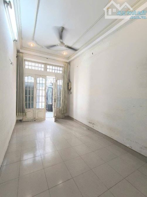 NHÀ NGAY VINCOM PHAN VĂN TRỊ - GÒ VẤP – HXH THẲNG 1 TRỤC - 1