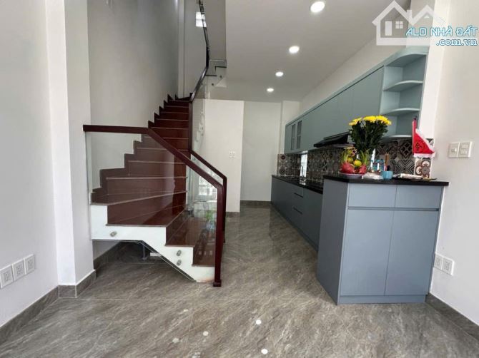 NHÀ 2 MẶT TIỀN KHÔNG LỘ GIỚI NGAY PHẠM VĂN ĐỒNG – GÒ VẤP - 1