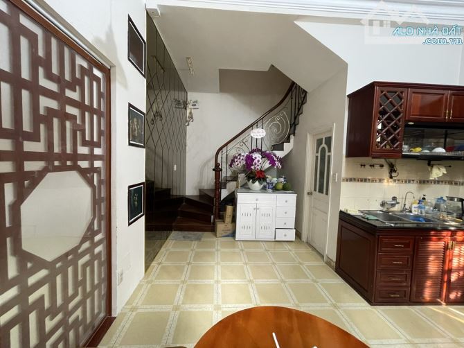 Bán CHDV/khách sạn hẻm xe hơi Trần Quang Khải, Q.1 - ngang hiếm 9.6m, giá: 18.6 tỷ - 1