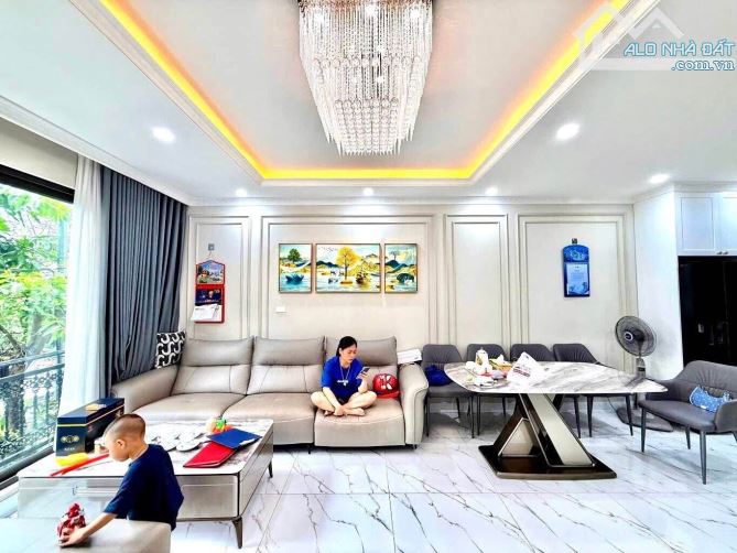 Bán nhà Xuân La, Dân xây kiên cố 35m2 x 5 tầng, thoáng sáng, Ngõ thông, Nhỉnh 8 tỷ - 1