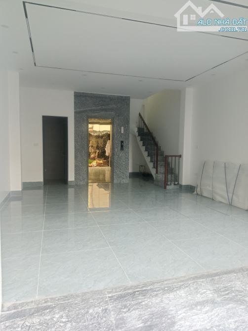 11.79tỷ, BÁN NHÀ DÂN XÂY 50m2, 6 tầng, Mt 5.5m Thang máy, Gara, Long Biên. - 1