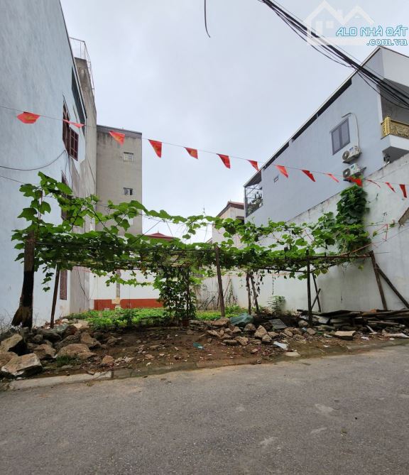 Bán Đất Bắc Từ Liêm – Hàng Xóm Hồ Tây, 65m², Mặt Tiền 4.8m – Ô Tô Vào Đất, Chỉ Nhỉnh 9 Tỷ - 1