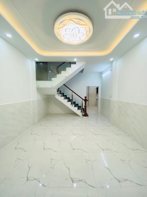 NHÀ 2 TẦNG GẦN VÕ VĂN KIỆT - DT 69M2 - CHỈ 4.8 TỶ 💥 - 1
