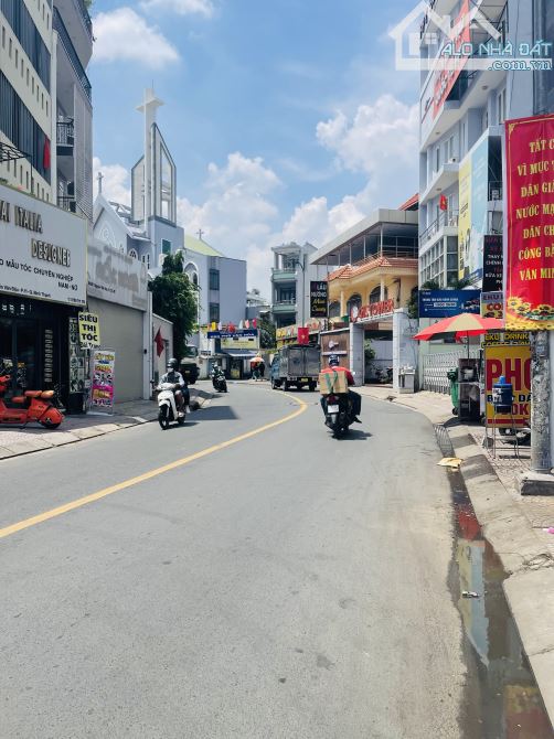 Bán nhà Mặt tiền Nguyễn Văn Đậu P.11 Bình Thạnh 155m2 ngang 4m giá chỉ 22.2 tỷ - 1