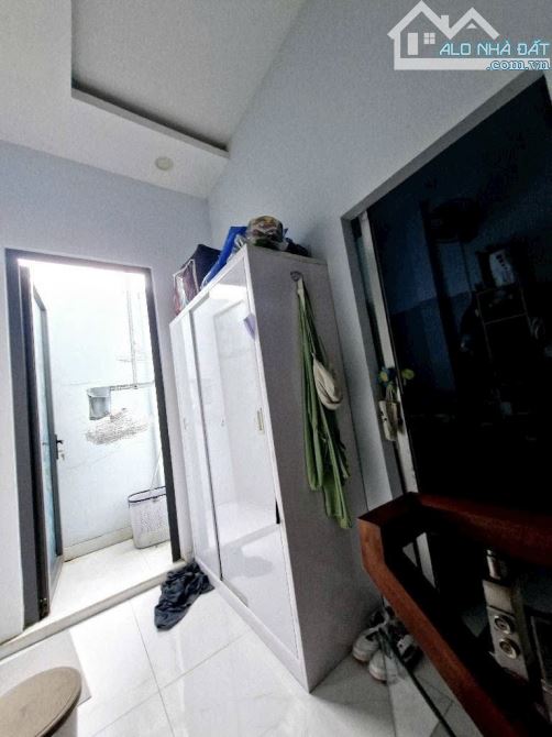 Bán nhà 4.1*11m 3 tầng sân thượng 4pn sổ hồng riêng 4.5 tỷ - 1