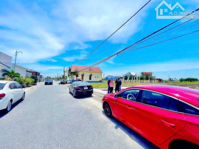 EM CÓ HÀNG HIẾM - TRỤC CHÍNH 91m2 - SÁT BÃI TẮM 2 - GIÁ TỐT SẴN SỔ ĐỎ - 1