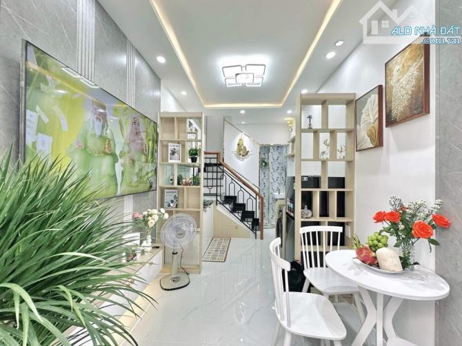 BÁN NHÀ MẶT TIỀN ĐƯỜNG NGUYỄN TRƯỜNG TỘ - 3 TẦNG FULL NT - PHÚ NHUẬN  - SD 45M2 - HƠN 3 TỶ - 1