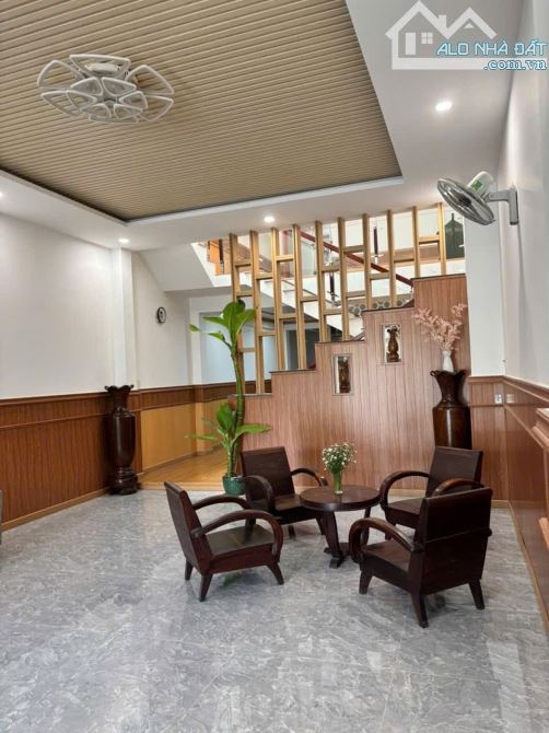 🛑 CHO THUÊ NHÀ 3 TẦNG: THÂN CÔNG TÀI - 3PN - 2WC - 1