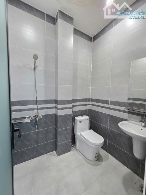 Bán nhà 1 trệt 2 lầu, đúc 3 tấm, KDC, p.Thuận Giao, Tp.Thuận An chỉ 4,6 tỷ TL M7798 - 1