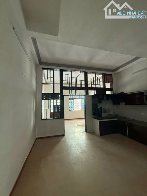 Bán nhà 3 tầng mặt tiền Nguyễn Tất Thành Hải Châu đường 30 lề 9m 125m2 3 tầng 8pn - 1