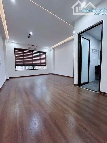 Cho thuê nhà mặt phố Nguyễn Khang, Cầu Giấy. DT 65m x 6 tầng, giá 43tr - 1