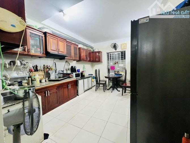 Giảm 1 tỷ Cần bán gấp nhà phố Phạm Văn Đồng 52m2, 4T, dân trí cao, gần ô tô tránh, bãi gửi - 1