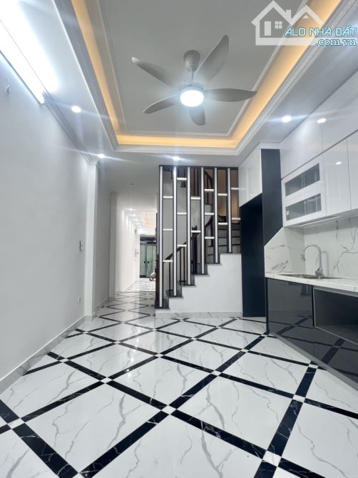 SIÊU PHẨM NHÀ 6 TẦNG  GARA Ô TÔ  THANG MÁY  Ở CỰC SƯỚNG - 1