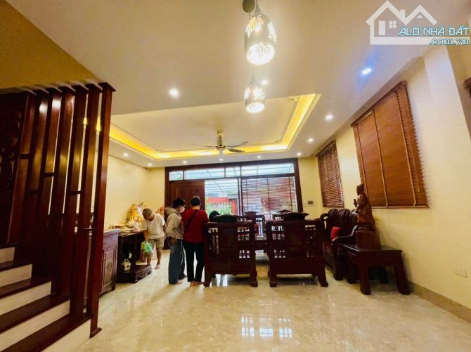 💥💥💥 BÁN GẤP CĂN BIỆT THỰ TRUNG TÂM PHỐ HOÀNG NHƯ TIẾP - GẦN BỆNH VIỆN TÂM ANH - 1