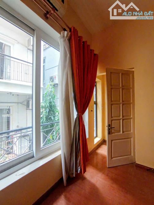 Cho thuê nhà ngõ 11 Tô Ngọc Vân, Quảng An, Tây Hồ. DT 45m x 3 tầng, giá 15tr - 1