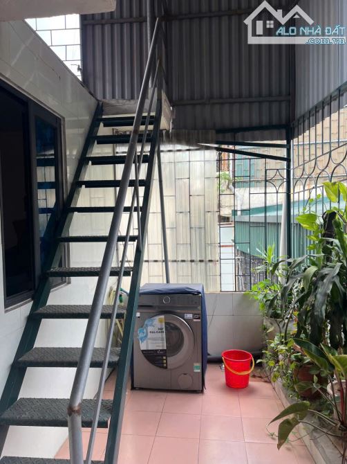 Cho thuê nhà Bạch Mai, Cầu Dền , Hai Bà Trưng DT 30m2 x 4 tầng có thể kinh doanh 9tr5 - 1