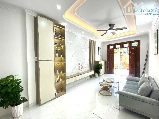 BÁN NHÀ ĐƯỜNG BÁT KHỐI 40M2, 5 TẦNG MỚI ĐẸP, Ô TÔ ĐỖ CỬA, 6.86 TỶ. - 1