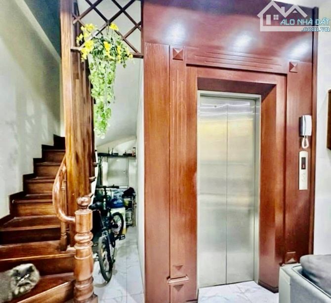 *MINH KHAI - KIM NGƯU - THANG MÁY - MỚI - VÀI BƯỚC Ô TÔ - 44m2 - 5T - NHỈNH 8 TỶ - 1