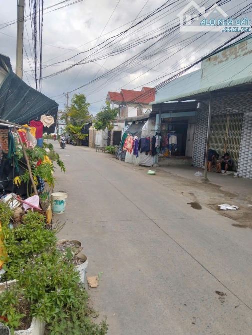 Bán Gấp Căn Nhà Cấp 4 ,Diện Tích 4X31=124m2 Giá 2 Tỷ 350Tr, Shr Sang Tên Công Chứng Ngay - 1