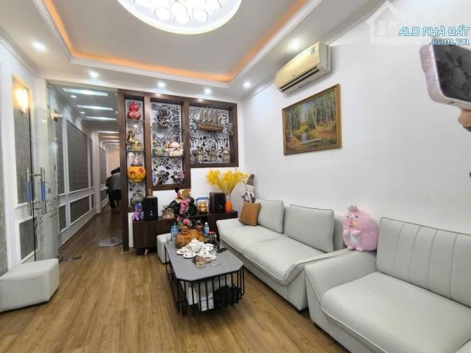 Bán nhà cực rẻ, Vip Thanh Xuân, ô tô, siêu rộng, nhà đẹp, 60m2x4t, chỉ 13 tỉ nhỏ - 1