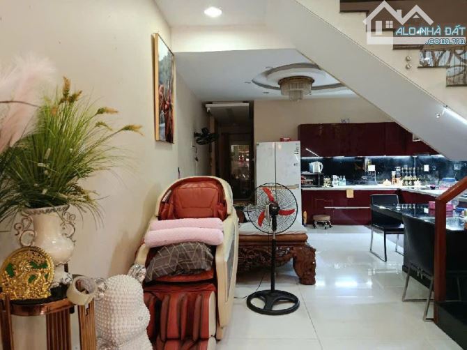 HÒA MỸ, GẦN TRƯỜNG CẤP 3 NGUYỄN THƯỢNG HIỀN, LIÊN CHIỂU, ĐÀ NẴNG, 110M2, 3 TẦNG, 5PN, 8.4T - 1