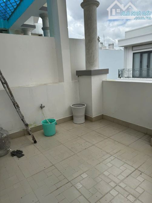 Nhà hẻm oto gần Đặng Văn Bi. 1 trệt 2 lầu, 4pn 4wc, DT rộng - 12