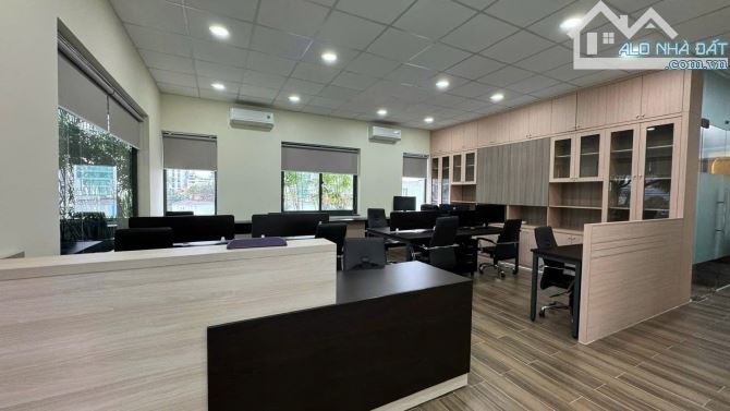 Bán nhanh KHách sạn Vip tại Nguyễn Văn Trỗi - Dòng tiền ổn định - 12