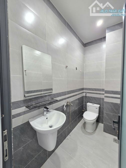 Bán nhà 1 trệt 2 lầu, đúc 3 tấm, KDC, p.Thuận Giao, Tp.Thuận An chỉ 4,6 tỷ TL M7798 - 12