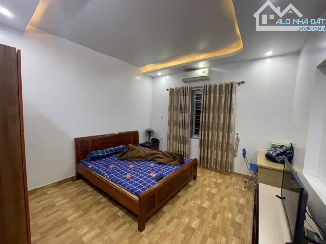 🏠 Nhà Gốc Dân Chợ Hàng – Ngõ Thông, Ô Tô Đỗ Cửa  💎 Diện tích: 45m² – Mặt tiền 4.2m - 13