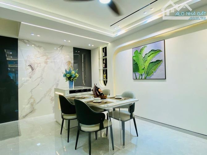 🏠Siêu Phẩm Hẻm Thông 6M💎Vị trí: Phan Huy Ích, P15💎4X15M 4 Lầu 3PN 3WC💵9,9 Tỷ - 13