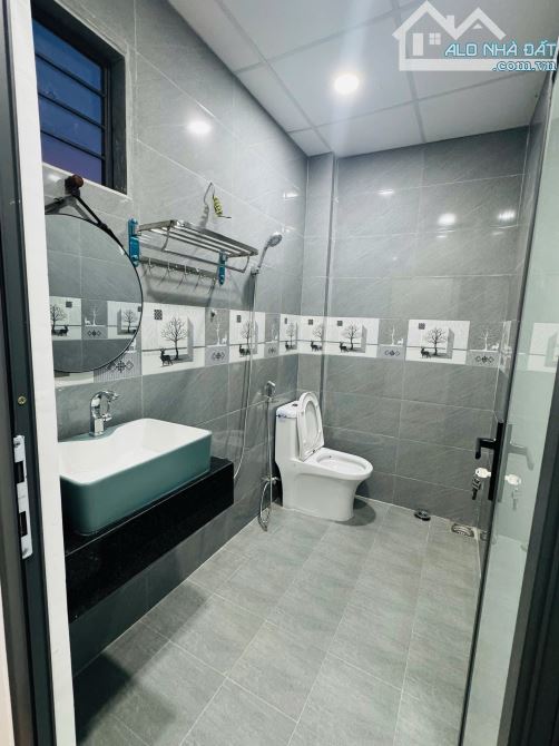 NHÀ MỚI THIẾT KẾ HIỆN ĐẠI - MT HẺM 3 XE HƠI NÉ NHAU 133 Nơ Trang Gưh - 14