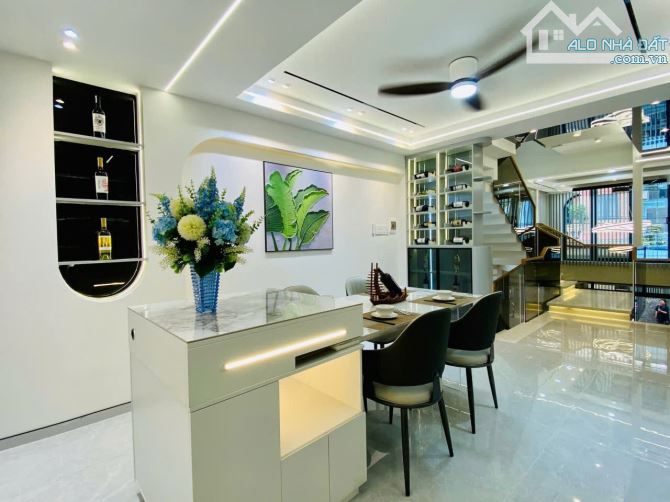 🏠Siêu Phẩm Hẻm Thông 6M💎Vị trí: Phan Huy Ích, P15💎4X15M 4 Lầu 3PN 3WC💵9,9 Tỷ - 15
