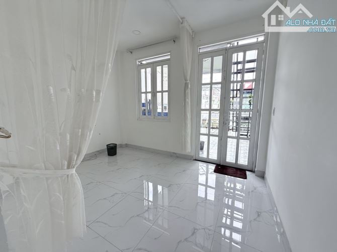 HẺM 1 TRỤC SÁT MẶT TIỀN - ĐANG CHO THUÊ SPA 18TR - NHÀ 80M2 x 4 TẦNG MỚI ĐẸP CHỈ 9.9 TY - 16