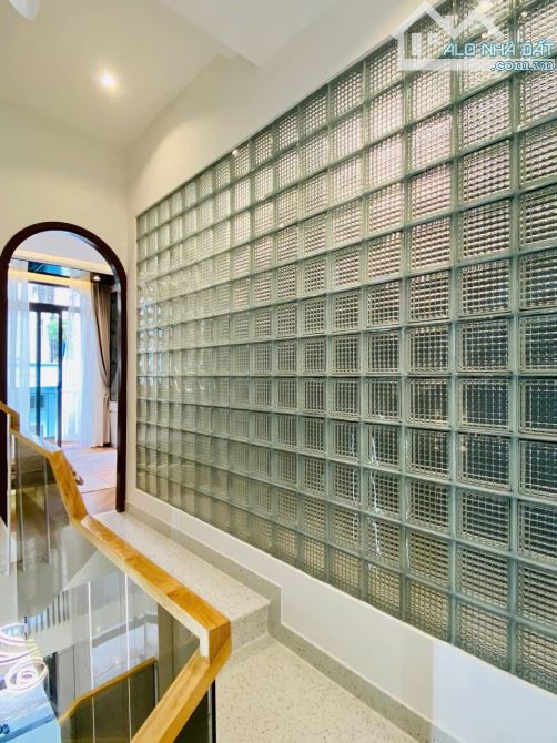 🏠Siêu Phẩm Hẻm Thông 6M💎Vị trí: Phan Huy Ích, P15💎4X15M 4 Lầu 3PN 3WC💵9,9 Tỷ - 18