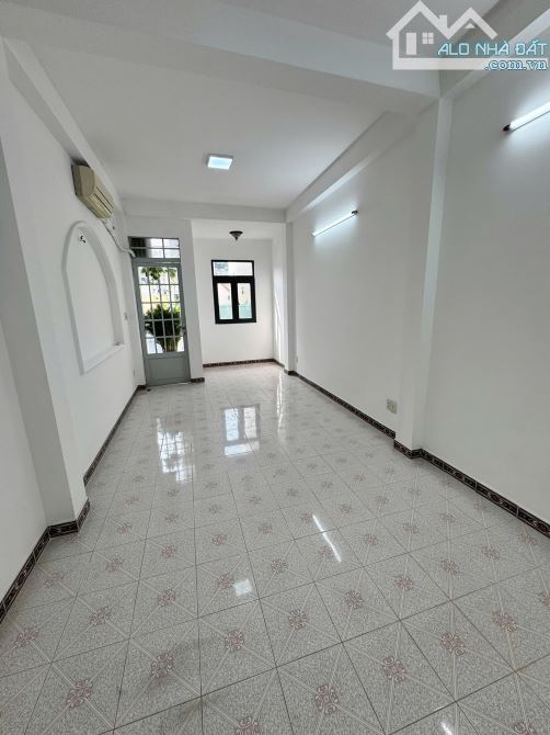 Bán Nhà Mặt Tiền Quận 5 , Đường Phan Văn Trị. - 19