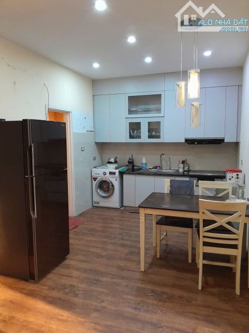 cho thuê chung cư 102 Thái Thịnh, 70m, 2 phòng ngủ, đủ đồ 12 triệu - 2