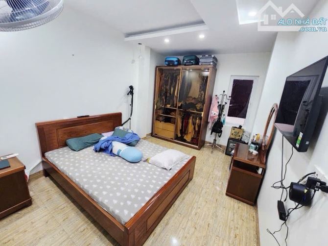 BÁN NHÀ MẶT NGÕ GIẢI PHÓNG, LÔ GÓC GẦN PHỐ, Ô TÔ TRÁNH, FULL NỘI THẤT, SỔ VUÔNG - 2