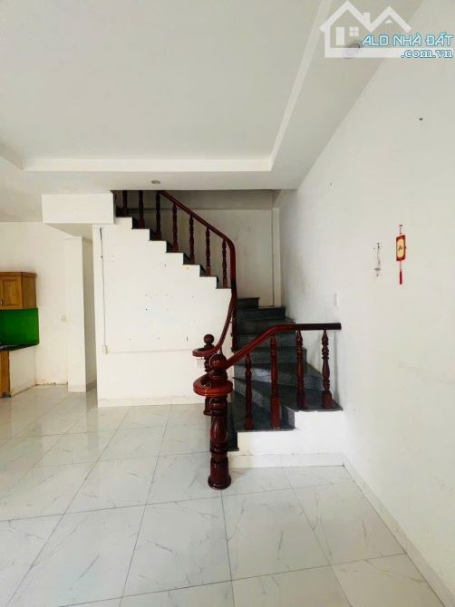 BÁN NHÀ CÁCH BÃI SAU 5 PHÚT ĐI XE 1 TRỆT 1 LẦU Ô TÔ NGỦ TRONG NHÀ HẺM RỘNG 4 MÉT GIÁ 5t2 - 2