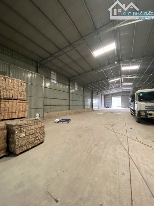 CHo thuê kho lanh kèm nhà xưởng gần trạm thu phí Thiện Tân, Vĩnh Cửu, 2000m2, giá 65tr - 2