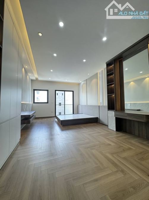 SIÊU PHẨM TĐC - BÁN NHÀ -85M NGỌC THỤY PHÂN LÔ - Ô TÔ TRÁNH VỈA HÈ - GARA - THANG MÁY - 2