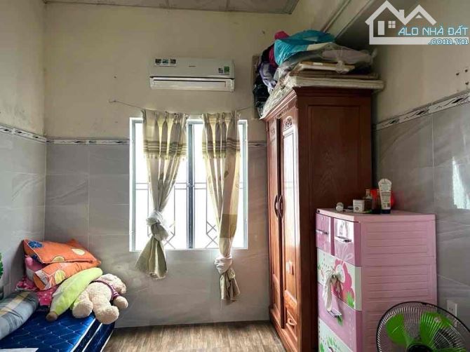 Nhà 2 tầng 2 mê. Diện tích 94m2, ngang 5m, đường 33m - 2