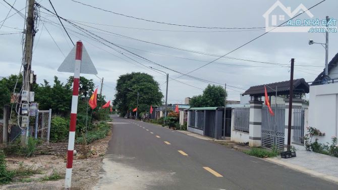 Bán đất mặt tiền Đường Nguyễn Đình Chiểu - TT Đất Dỏ .BRVT - Dt: 122m2 (6×18) 75m thổ cư. - 2