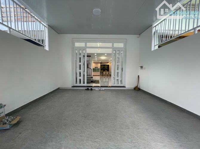 HIẾM - CHU VĂN AN - Ô TÔ NGỦ NHÀ - 88M2 ( 4.9X18 ) - NHÀ ĐẸP  3 PN - A4 - 2