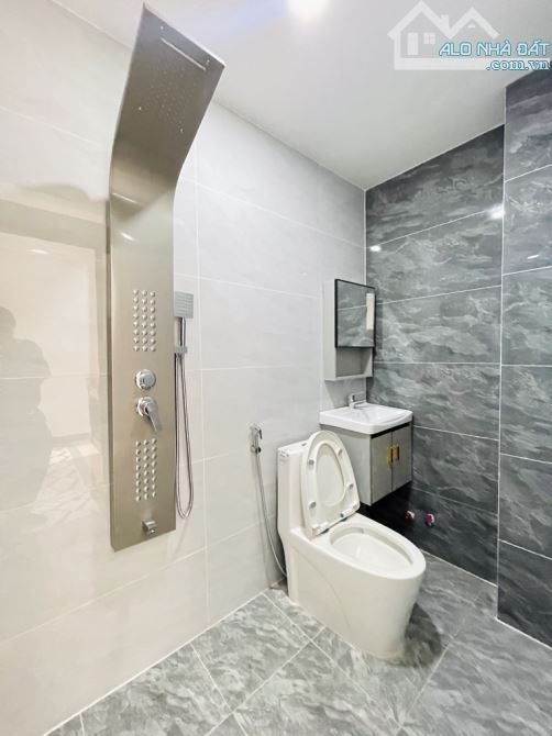 Nhà 3 tầng 3 phòng ngủ nhang lớn 4m4 khu đồng bộ giá 5 tỷ 850 đường số 59 Quận Gò Vấp - 2