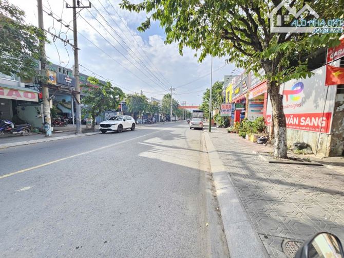 Nhà mặt tiền Trần Hưng Đạo, P Đông Hòa, Tp Dĩ An. - 2