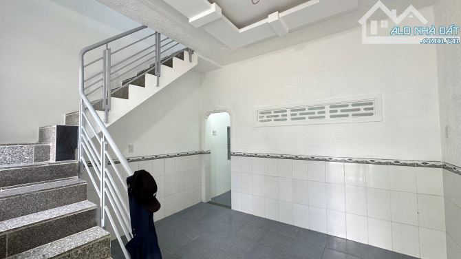 Bán Nhà Mặt Tiền Bùi Huy Bích Đông Mương Hòn Xện Bắc Nha Trang - 2